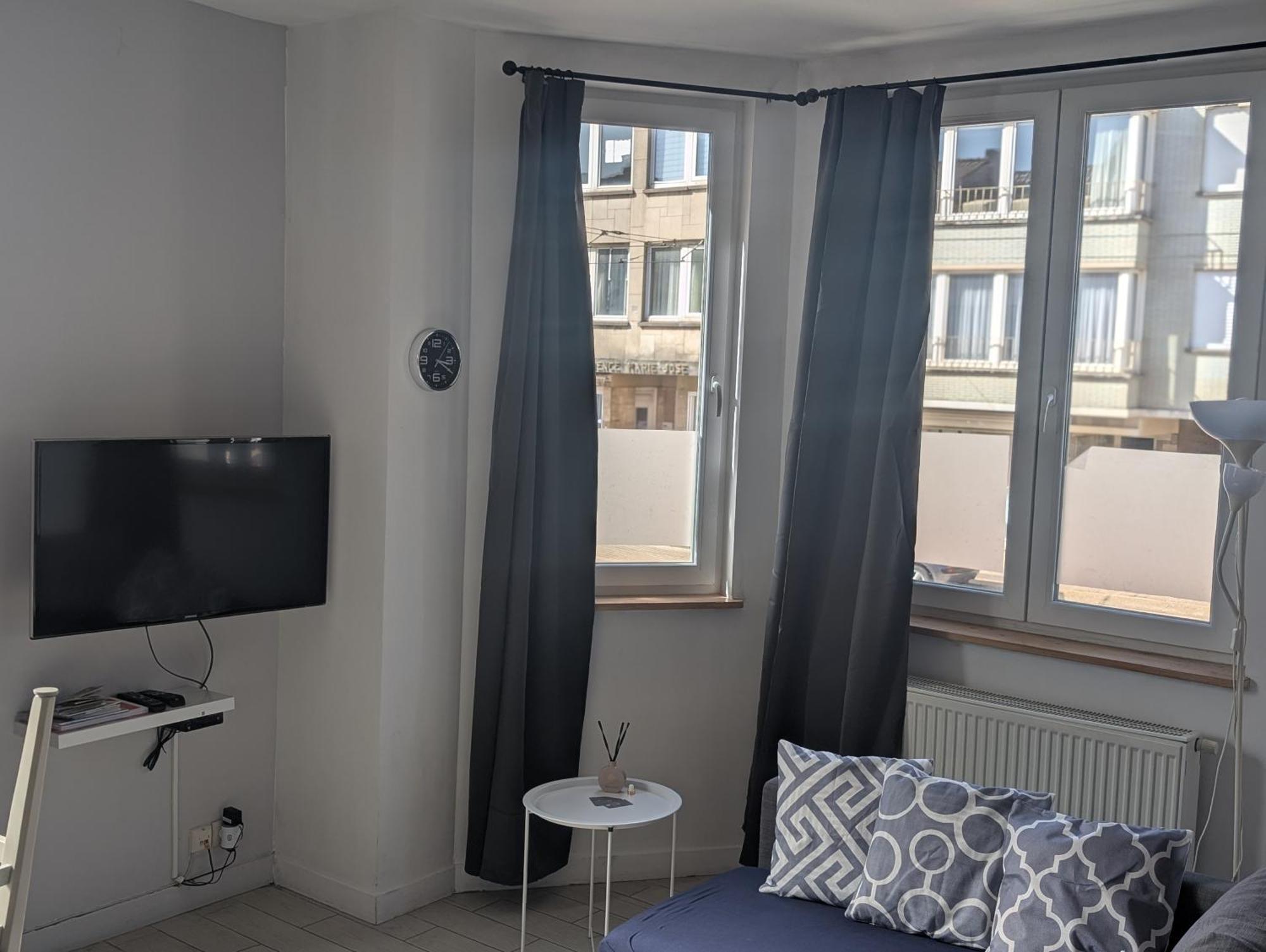 Appartement Spacieux Avec Parking Et Terrasse دي بان المظهر الخارجي الصورة